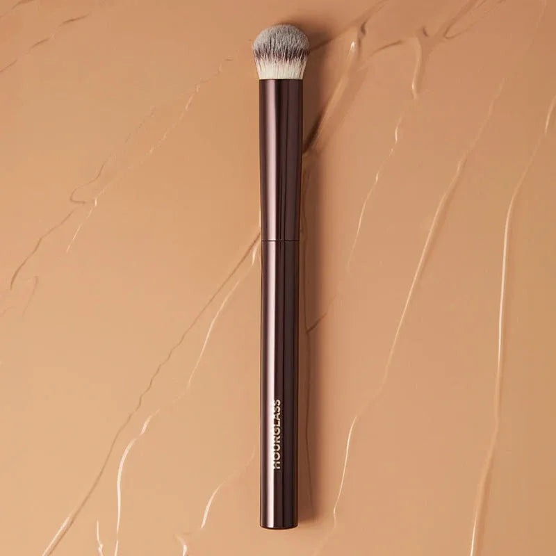 Hourglass Vanish Seamless Finish Concealer Brush